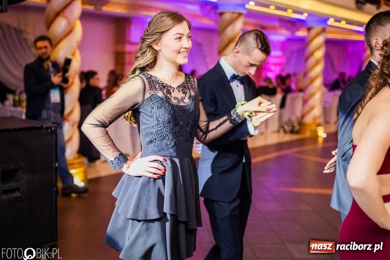 Zdjęcie w galerii na portalu naszraciborz.pl: Poloneza czas zacząć. Ekonomik bawi się w Acropolis w Pokrzywnicy FOTO i WIDEO wiadomości z regionu