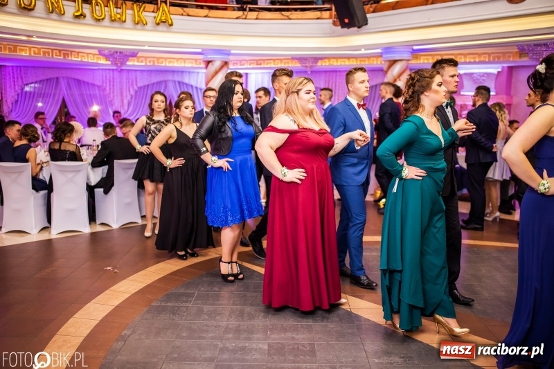 Zdjęcie w galerii na portalu naszraciborz.pl: Poloneza czas zacząć. Ekonomik bawi się w Acropolis w Pokrzywnicy FOTO i WIDEO wiadomości z regionu