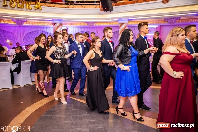 Zdjęcie w galerii na portalu naszraciborz.pl: Poloneza czas zacząć. Ekonomik bawi się w Acropolis w Pokrzywnicy FOTO i WIDEO wiadomości z regionu