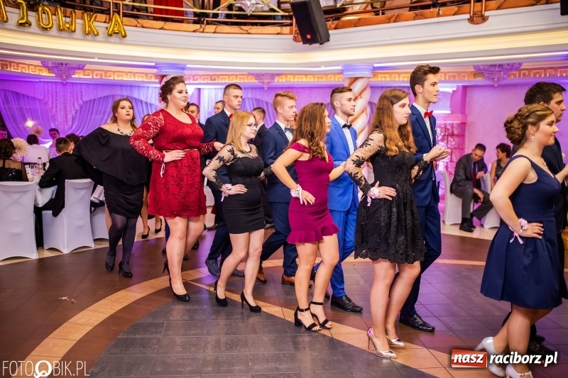 Zdjęcie w galerii na portalu naszraciborz.pl: Poloneza czas zacząć. Ekonomik bawi się w Acropolis w Pokrzywnicy FOTO i WIDEO wiadomości z regionu