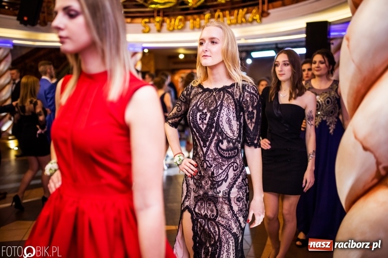 Zdjęcie w galerii na portalu naszraciborz.pl: Poloneza czas zacząć. Ekonomik bawi się w Acropolis w Pokrzywnicy FOTO i WIDEO wiadomości z regionu