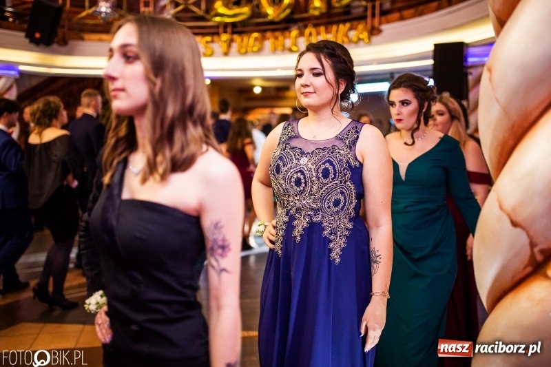 Zdjęcie w galerii na portalu naszraciborz.pl: Poloneza czas zacząć. Ekonomik bawi się w Acropolis w Pokrzywnicy FOTO i WIDEO wiadomości z regionu