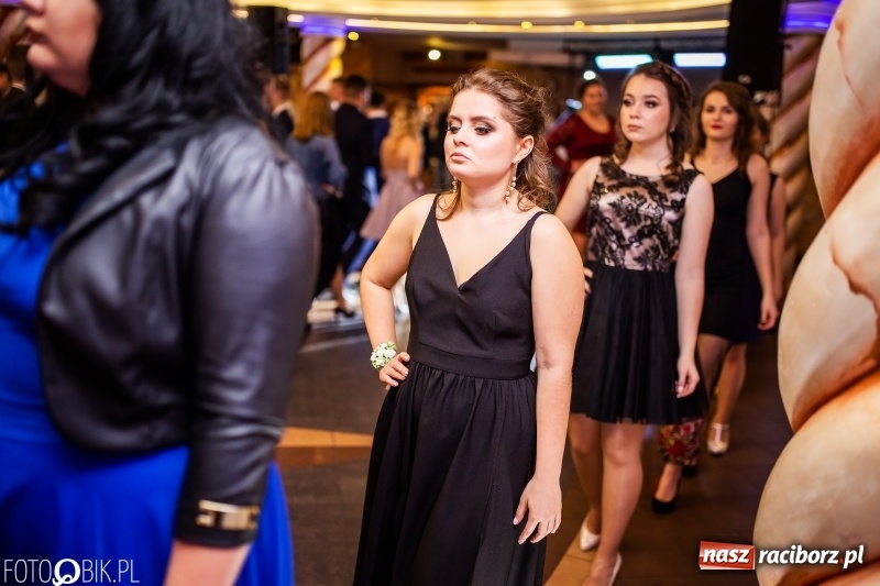 Zdjęcie w galerii na portalu naszraciborz.pl: Poloneza czas zacząć. Ekonomik bawi się w Acropolis w Pokrzywnicy FOTO i WIDEO wiadomości z regionu