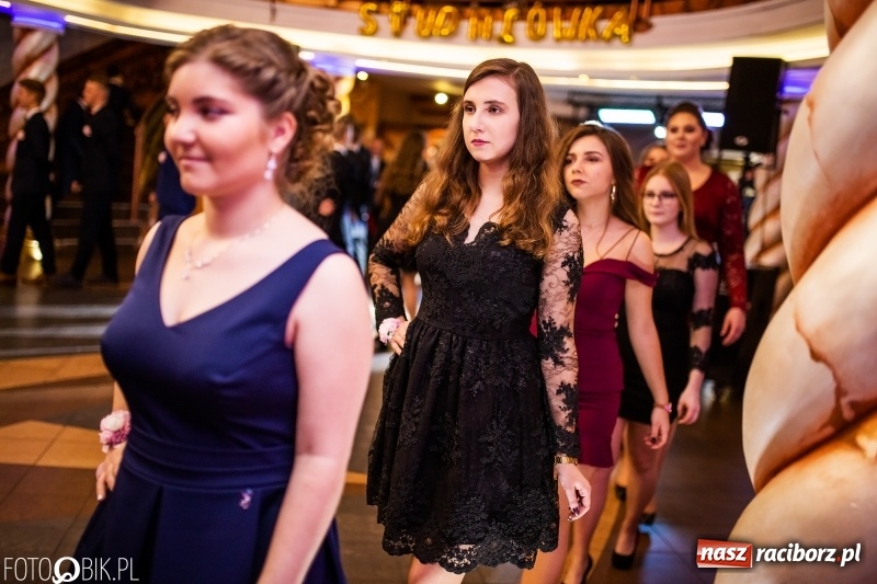 Zdjęcie w galerii na portalu naszraciborz.pl: Poloneza czas zacząć. Ekonomik bawi się w Acropolis w Pokrzywnicy FOTO i WIDEO wiadomości z regionu