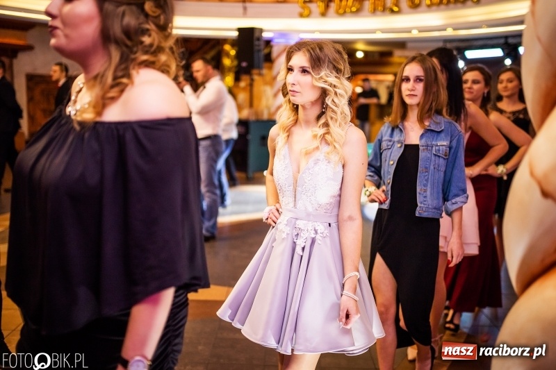 Zdjęcie w galerii na portalu naszraciborz.pl: Poloneza czas zacząć. Ekonomik bawi się w Acropolis w Pokrzywnicy FOTO i WIDEO wiadomości z regionu