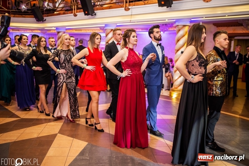 Zdjęcie w galerii na portalu naszraciborz.pl: Poloneza czas zacząć. Ekonomik bawi się w Acropolis w Pokrzywnicy FOTO i WIDEO wiadomości z regionu