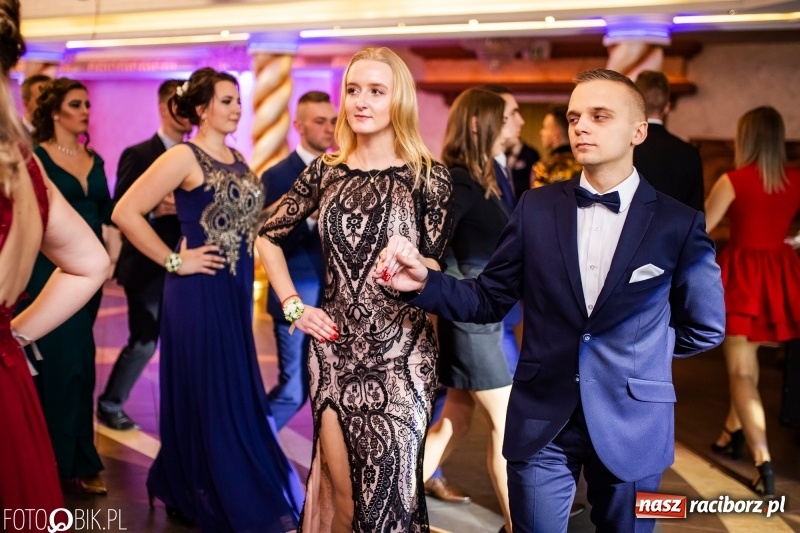 Zdjęcie w galerii na portalu naszraciborz.pl: Poloneza czas zacząć. Ekonomik bawi się w Acropolis w Pokrzywnicy FOTO i WIDEO wiadomości z regionu