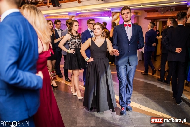 Zdjęcie w galerii na portalu naszraciborz.pl: Poloneza czas zacząć. Ekonomik bawi się w Acropolis w Pokrzywnicy FOTO i WIDEO wiadomości z regionu