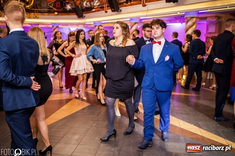 Zdjęcie w galerii na portalu naszraciborz.pl: Poloneza czas zacząć. Ekonomik bawi się w Acropolis w Pokrzywnicy FOTO i WIDEO wiadomości z regionu