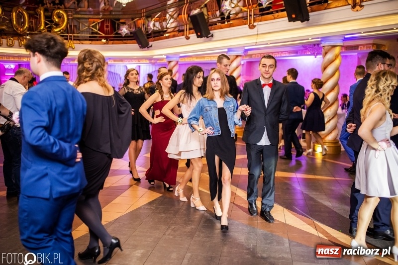 Zdjęcie w galerii na portalu naszraciborz.pl: Poloneza czas zacząć. Ekonomik bawi się w Acropolis w Pokrzywnicy FOTO i WIDEO wiadomości z regionu