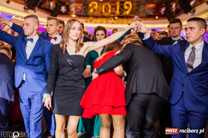 Zdjęcie w galerii na portalu naszraciborz.pl: Poloneza czas zacząć. Ekonomik bawi się w Acropolis w Pokrzywnicy FOTO i WIDEO wiadomości z regionu