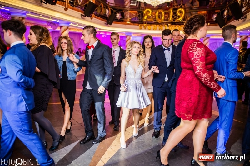 Zdjęcie w galerii na portalu naszraciborz.pl: Poloneza czas zacząć. Ekonomik bawi się w Acropolis w Pokrzywnicy FOTO i WIDEO wiadomości z regionu