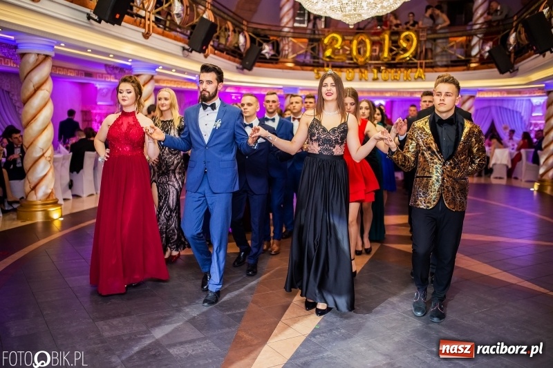 Zdjęcie w galerii na portalu naszraciborz.pl: Poloneza czas zacząć. Ekonomik bawi się w Acropolis w Pokrzywnicy FOTO i WIDEO wiadomości z regionu