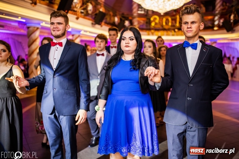 Zdjęcie w galerii na portalu naszraciborz.pl: Poloneza czas zacząć. Ekonomik bawi się w Acropolis w Pokrzywnicy FOTO i WIDEO wiadomości z regionu