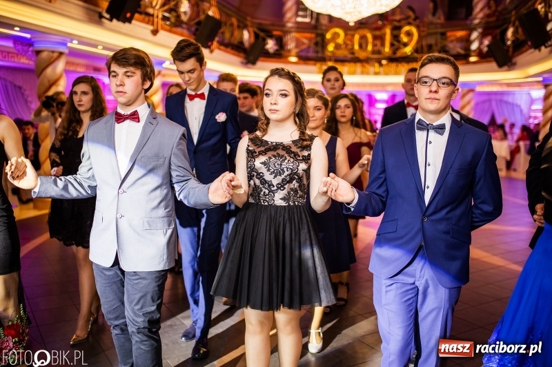 Zdjęcie w galerii na portalu naszraciborz.pl: Poloneza czas zacząć. Ekonomik bawi się w Acropolis w Pokrzywnicy FOTO i WIDEO wiadomości z regionu