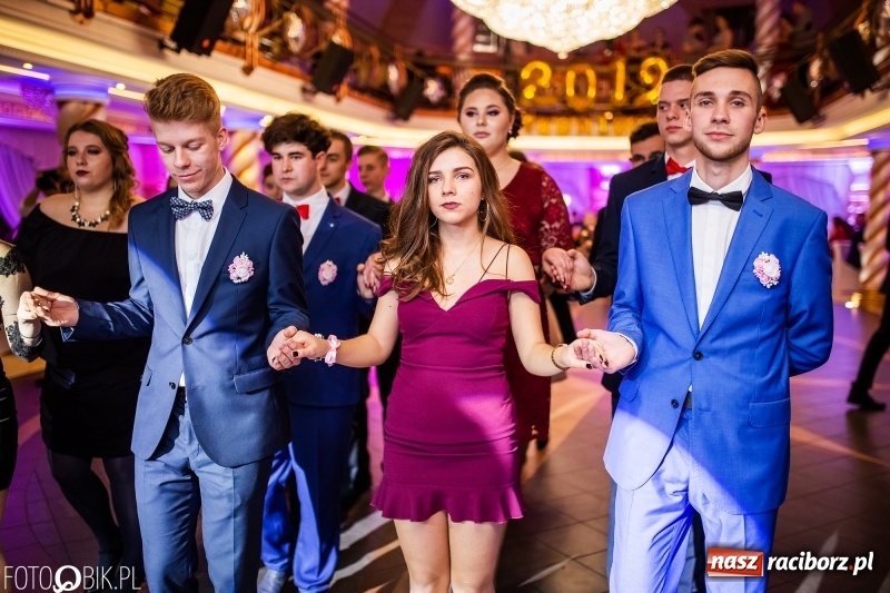 Zdjęcie w galerii na portalu naszraciborz.pl: Poloneza czas zacząć. Ekonomik bawi się w Acropolis w Pokrzywnicy FOTO i WIDEO wiadomości z regionu