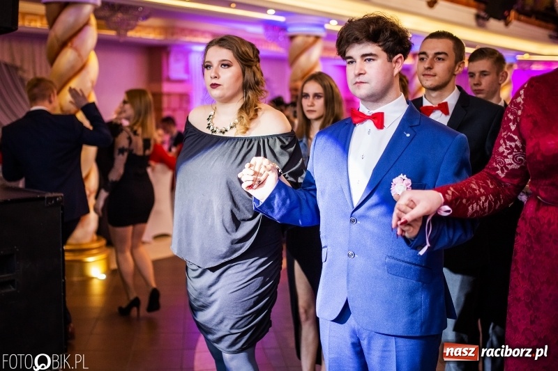 Zdjęcie w galerii na portalu naszraciborz.pl: Poloneza czas zacząć. Ekonomik bawi się w Acropolis w Pokrzywnicy FOTO i WIDEO wiadomości z regionu