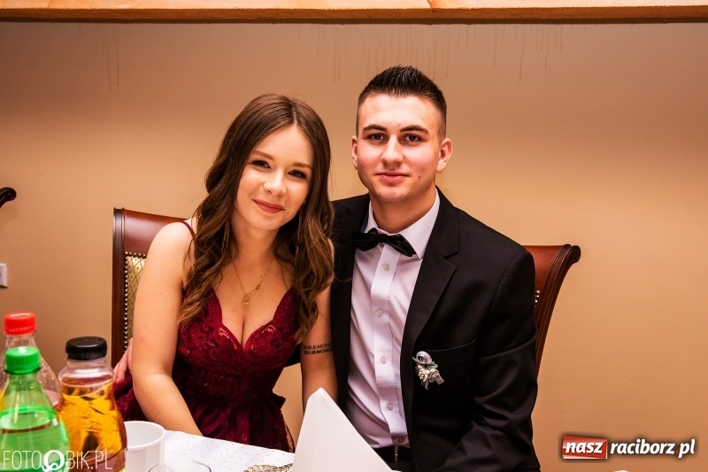 Zdjęcie w galerii na portalu naszraciborz.pl: Poloneza czas zacząć. Ekonomik bawi się w Acropolis w Pokrzywnicy FOTO i WIDEO wiadomości z regionu