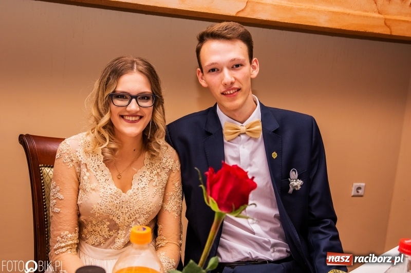 Zdjęcie w galerii na portalu naszraciborz.pl: Poloneza czas zacząć. Ekonomik bawi się w Acropolis w Pokrzywnicy FOTO i WIDEO wiadomości z regionu