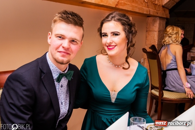 Zdjęcie w galerii na portalu naszraciborz.pl: Poloneza czas zacząć. Ekonomik bawi się w Acropolis w Pokrzywnicy FOTO i WIDEO wiadomości z regionu