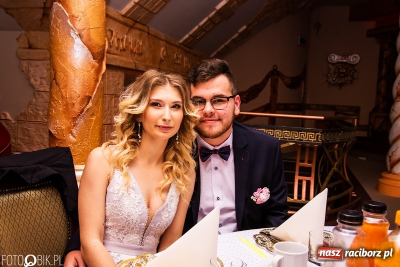 Zdjęcie w galerii na portalu naszraciborz.pl: Poloneza czas zacząć. Ekonomik bawi się w Acropolis w Pokrzywnicy FOTO i WIDEO wiadomości z regionu