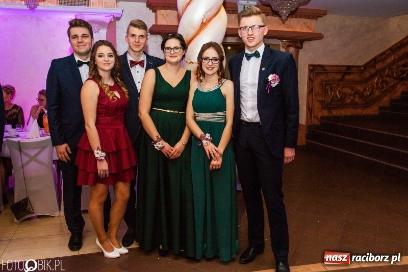 Zdjęcie w galerii na portalu naszraciborz.pl: Poloneza czas zacząć. Ekonomik bawi się w Acropolis w Pokrzywnicy FOTO i WIDEO wiadomości z regionu