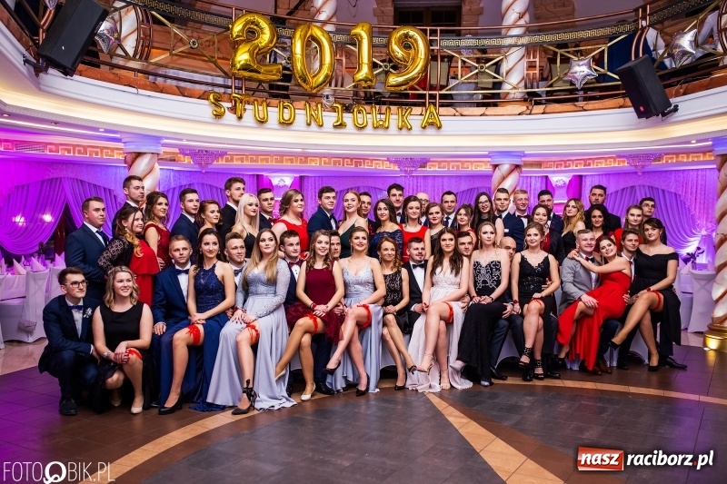 Zdjęcie w galerii na portalu naszraciborz.pl: Poloneza czas zacząć. Ekonomik bawi się w Acropolis w Pokrzywnicy FOTO i WIDEO wiadomości z regionu