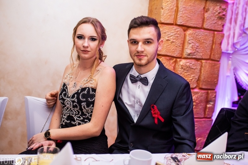 Zdjęcie w galerii na portalu naszraciborz.pl: Poloneza czas zacząć. Ekonomik bawi się w Acropolis w Pokrzywnicy FOTO i WIDEO wiadomości z regionu