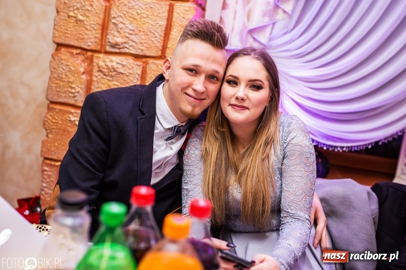 Zdjęcie w galerii na portalu naszraciborz.pl: Poloneza czas zacząć. Ekonomik bawi się w Acropolis w Pokrzywnicy FOTO i WIDEO wiadomości z regionu