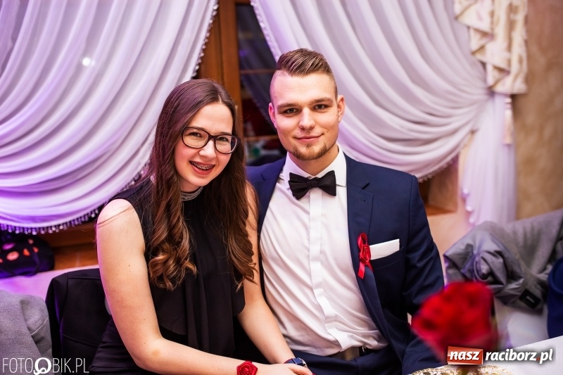 Zdjęcie w galerii na portalu naszraciborz.pl: Poloneza czas zacząć. Ekonomik bawi się w Acropolis w Pokrzywnicy FOTO i WIDEO wiadomości z regionu