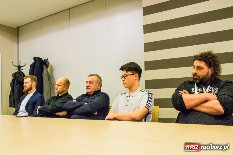 Zdjęcie w galerii na portalu naszraciborz.pl: Tylko razem możemy wiele. Spotkanie organizacyjne Federacji dla Rzeczypospolitej wiadomości z regionu