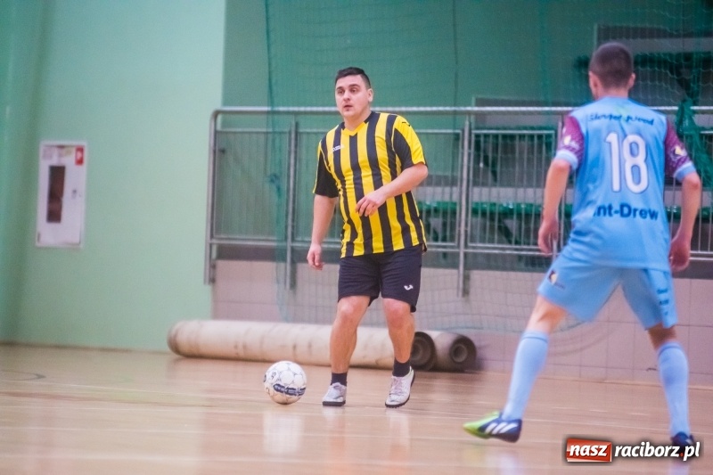 Zdjęcie w galerii na portalu naszraciborz.pl: HLPN: Straż Graniczna i Castorama bez punktów wiadomości z regionu