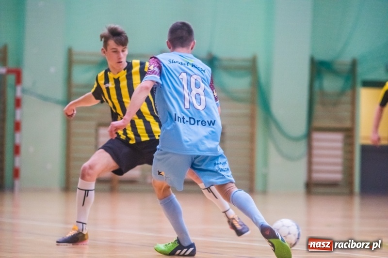 Zdjęcie w galerii na portalu naszraciborz.pl: HLPN: Straż Graniczna i Castorama bez punktów wiadomości z regionu