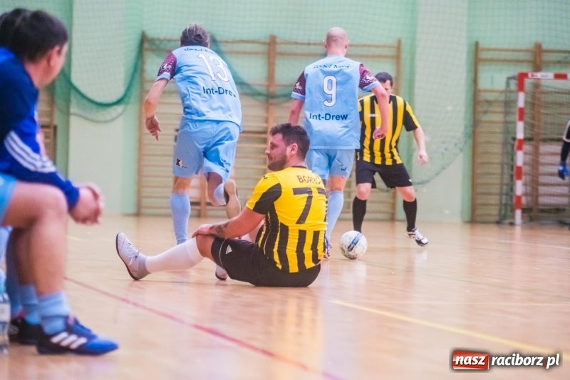 Zdjęcie w galerii na portalu naszraciborz.pl: HLPN: Straż Graniczna i Castorama bez punktów wiadomości z regionu