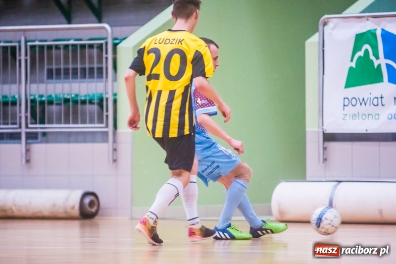 Zdjęcie w galerii na portalu naszraciborz.pl: HLPN: Straż Graniczna i Castorama bez punktów wiadomości z regionu