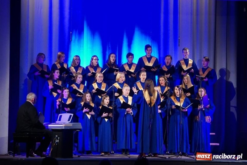 Zdjęcie w galerii na portalu naszraciborz.pl: BEL CANTO w świątecznym klimacie w Strzesze  wiadomości z regionu