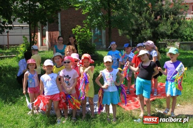 Zdjęcie w galerii na portalu naszraciborz.pl: Młodzi olimpijczycy wśród przedszkolaków wiadomości z regionu