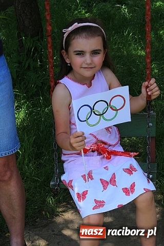Zdjęcie w galerii na portalu naszraciborz.pl: Młodzi olimpijczycy wśród przedszkolaków wiadomości z regionu