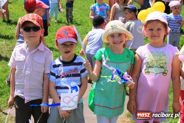 Zdjęcie w galerii na portalu naszraciborz.pl: Młodzi olimpijczycy wśród przedszkolaków wiadomości z regionu