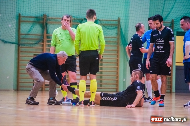 Zdjęcie w galerii na portalu naszraciborz.pl: Sobota w HLPN. Marek&Dariusz Metallbau ogolony przez Salon Fryzjerski wiadomości z regionu