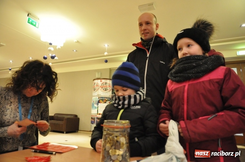 Zdjęcie w galerii na portalu naszraciborz.pl: Wielka Orkiestra Świątecznej Pomocy gra już w Raciborzu FOTO i WIDEO wiadomości z regionu