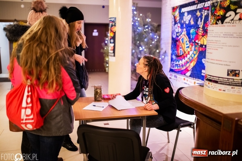 Zdjęcie w galerii na portalu naszraciborz.pl: Wielka Orkiestra Świątecznej Pomocy gra już w Raciborzu FOTO i WIDEO wiadomości z regionu