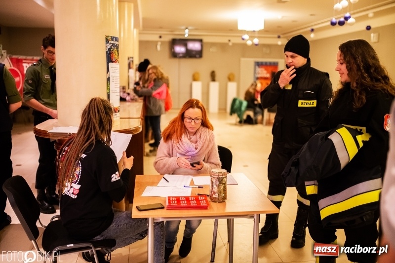 Zdjęcie w galerii na portalu naszraciborz.pl: Wielka Orkiestra Świątecznej Pomocy gra już w Raciborzu FOTO i WIDEO wiadomości z regionu
