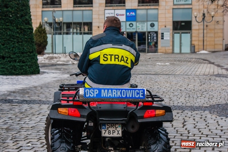 Zdjęcie w galerii na portalu naszraciborz.pl: Wielka Orkiestra Świątecznej Pomocy rozgrzewała na Rynku  wiadomości z regionu