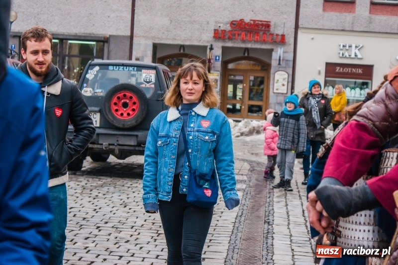 Zdjęcie w galerii na portalu naszraciborz.pl: Wielka Orkiestra Świątecznej Pomocy rozgrzewała na Rynku  wiadomości z regionu