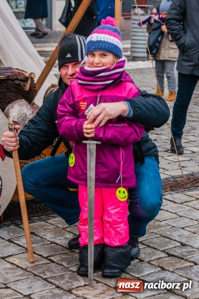 Zdjęcie w galerii na portalu naszraciborz.pl: Wielka Orkiestra Świątecznej Pomocy rozgrzewała na Rynku  wiadomości z regionu
