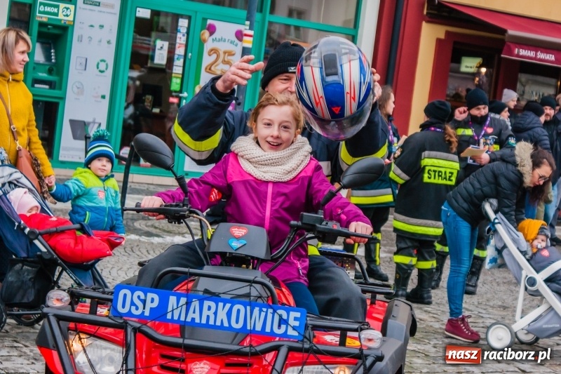 Zdjęcie w galerii na portalu naszraciborz.pl: Wielka Orkiestra Świątecznej Pomocy rozgrzewała na Rynku  wiadomości z regionu