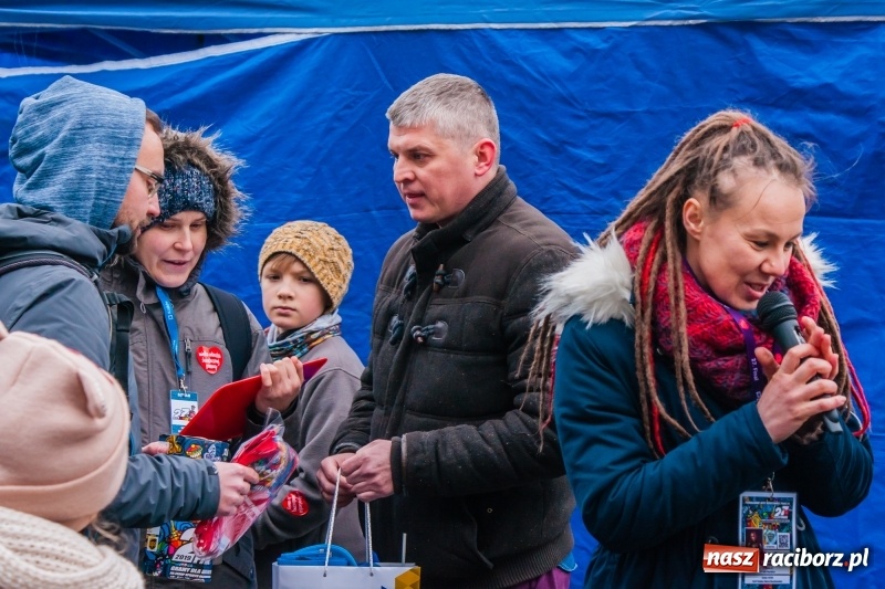 Zdjęcie w galerii na portalu naszraciborz.pl: Wielka Orkiestra Świątecznej Pomocy rozgrzewała na Rynku  wiadomości z regionu