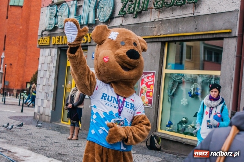 Zdjęcie w galerii na portalu naszraciborz.pl: Wielka Orkiestra Świątecznej Pomocy rozgrzewała na Rynku  wiadomości z regionu