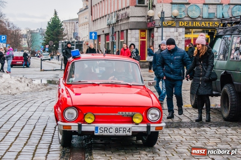 Zdjęcie w galerii na portalu naszraciborz.pl: Wielka Orkiestra Świątecznej Pomocy rozgrzewała na Rynku  wiadomości z regionu